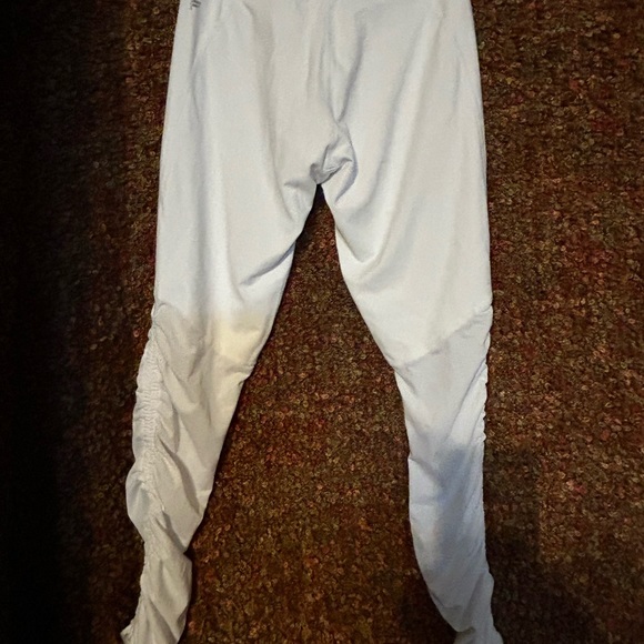 Fabletics white leggings size M cinch leg - Picture 2 of 5